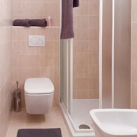 Renovierte Mit Pool, Sauna Und Parkplatz Appartamento