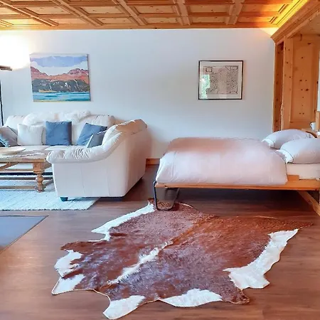 Renovierte Mit Pool, Sauna Und Parkplatz